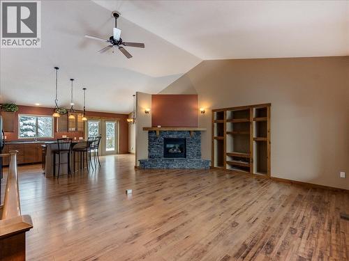 1532 Emerald Crescent, Castlegar, BC - Indoor Photo Showing Living Room With Fireplace