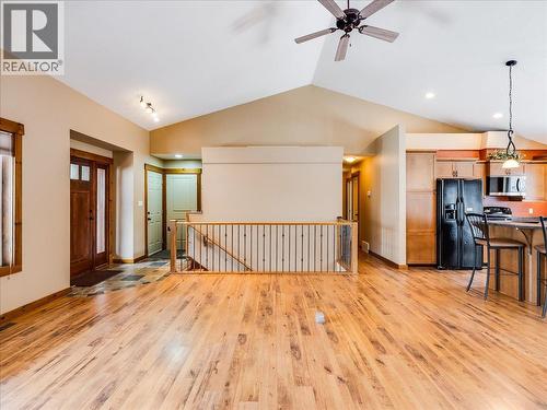 1532 Emerald Crescent, Castlegar, BC - Indoor Photo Showing Other Room