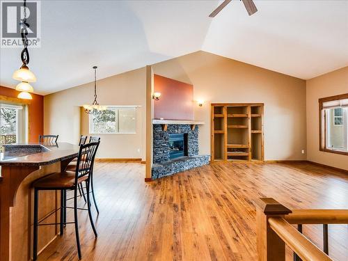 1532 Emerald Crescent, Castlegar, BC - Indoor With Fireplace