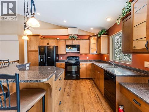 1532 Emerald Crescent, Castlegar, BC - Indoor Photo Showing Kitchen With Double Sink