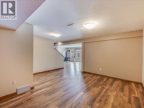 1532 Emerald Crescent, Castlegar, BC - Indoor Photo Showing Other Room