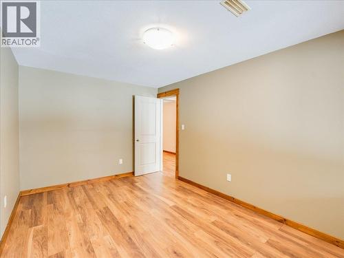 1532 Emerald Crescent, Castlegar, BC - Indoor Photo Showing Other Room