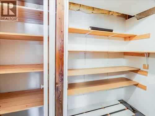 1532 Emerald Crescent, Castlegar, BC - Indoor Photo Showing Other Room