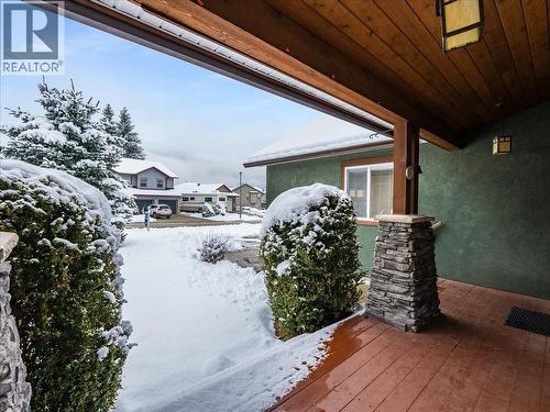 1532 Emerald Crescent, Castlegar, BC - Outdoor With Deck Patio Veranda