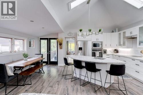 7 Homewood Avenue, Hamilton, ON - Indoor Photo Showing Kitchen With Upgraded Kitchen