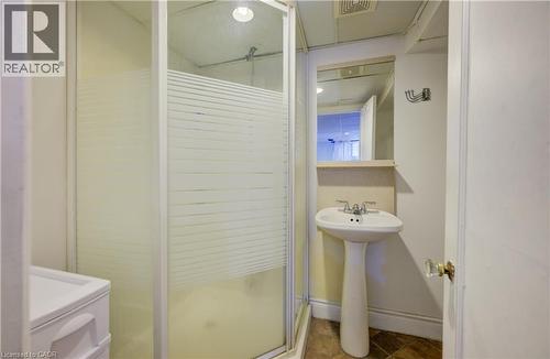 76 Brentwood Avenue, Kitchener, ON - Indoor Photo Showing Bathroom