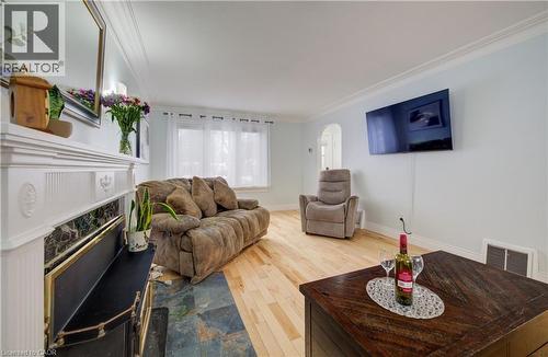 76 Brentwood Avenue, Kitchener, ON - Indoor Photo Showing Living Room