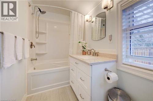 76 Brentwood Avenue, Kitchener, ON - Indoor Photo Showing Bathroom