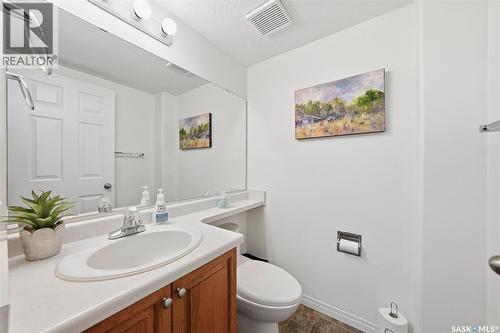 4 102 Willow Street, Saskatoon, SK - Indoor Photo Showing Bathroom