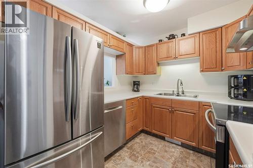 4 102 Willow Street, Saskatoon, SK - Indoor Photo Showing Kitchen With Double Sink