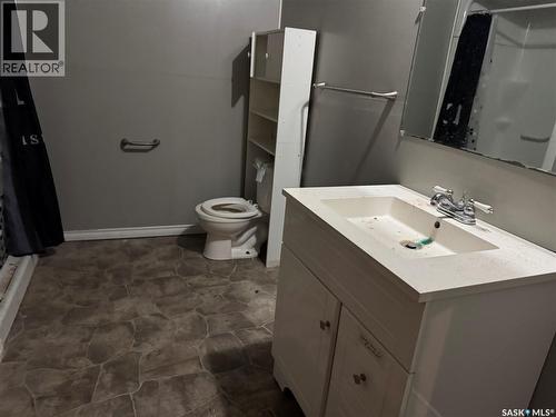 17 Patricia Drive, Coronach, SK - Indoor Photo Showing Bathroom