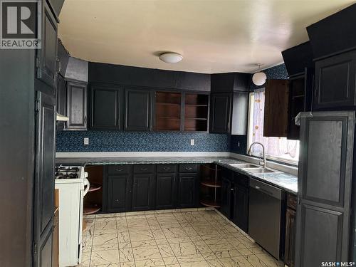 17 Patricia Drive, Coronach, SK - Indoor Photo Showing Kitchen With Double Sink