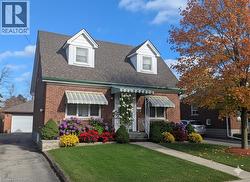 59 DUNKIRK Drive  Hamilton, ON L8K 4W9