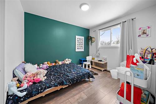 87 Leeds Ave, Winnipeg, MB 