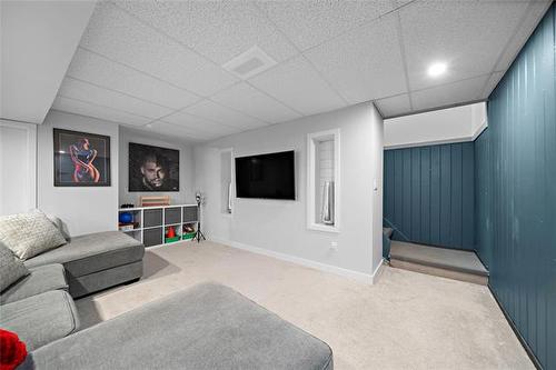 87 Leeds Ave, Winnipeg, MB 