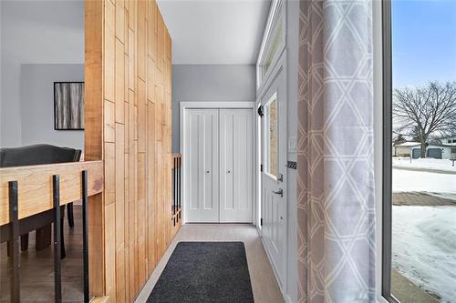 87 Leeds Ave, Winnipeg, MB 