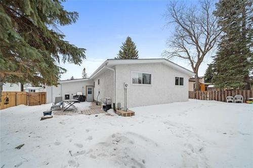87 Leeds Ave, Winnipeg, MB 