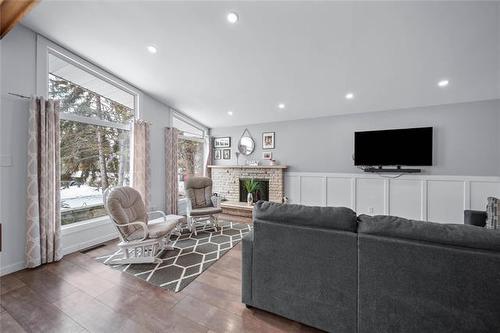 87 Leeds Ave, Winnipeg, MB 