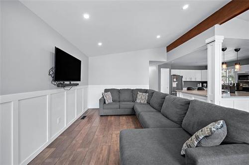 87 Leeds Ave, Winnipeg, MB 