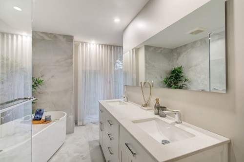 Salle de bains attenante à la CCP - 25 Rue Carrier, Saint-Mathieu-De-Beloeil, QC - Indoor Photo Showing Bathroom