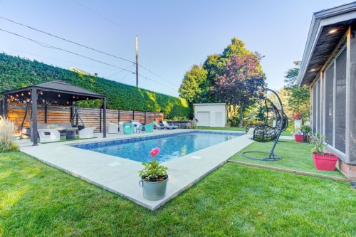 Piscine - 25 Rue Carrier, Saint-Mathieu-De-Beloeil, QC - Outdoor With In Ground Pool