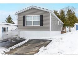 43 Susan  Saint John, NB E2N 1P3