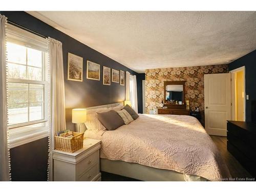 25 Johnston Rd, Lansdowne, NB 