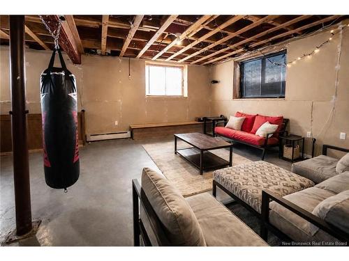 25 Johnston Rd, Lansdowne, NB 