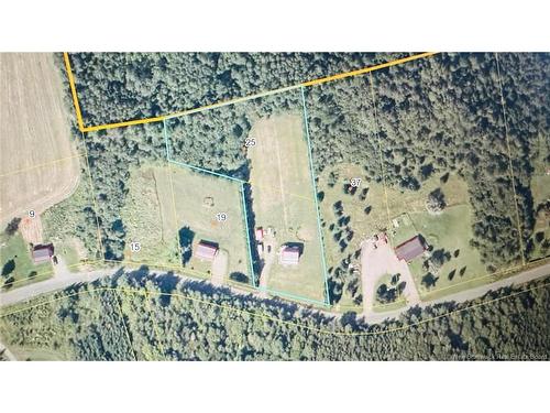 25 Johnston Rd, Lansdowne, NB 