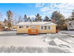 43 Floral AVE  Fredericton, NB E3A 1K8