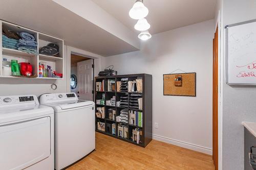 Laundry room - 121 Route 216, Stoke, QC - Indoor Photo Showing Laundry Room