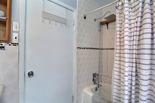 Salle de bains - 808 1Re Avenue, Val-D'Or, QC - Indoor Photo Showing Bathroom