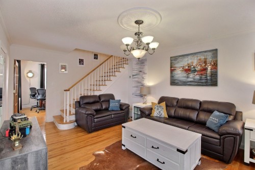 Vue d'ensemble - 808 1Re Avenue, Val-D'Or, QC - Indoor Photo Showing Living Room