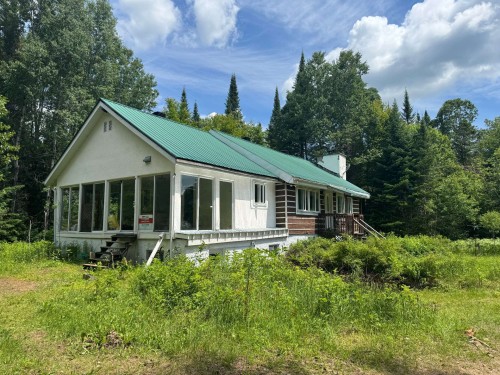 64 Rue de la Chute-Rouge  Sainte-Marguerite-Du-Lac-Masson, QC J0T 1L0