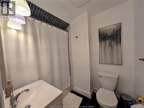 1276 Argyle, Windsor, ON - Indoor Photo Showing Bathroom
