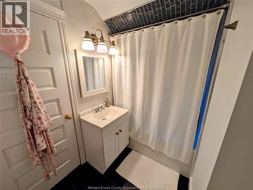 1276 Argyle, Windsor, ON - Indoor Photo Showing Bathroom