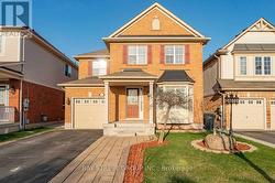 4 DECKER HOLLOW CIRCLE  Brampton, ON L6X 0L1