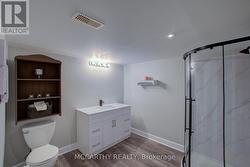 large 3 pc Bathroom - 