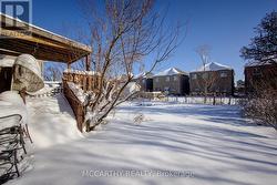 Large back yard, Deck - 
