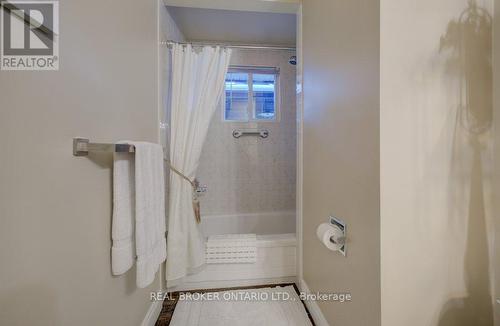 34 Willow Green Court, Kitchener, ON - Indoor Photo Showing Bathroom