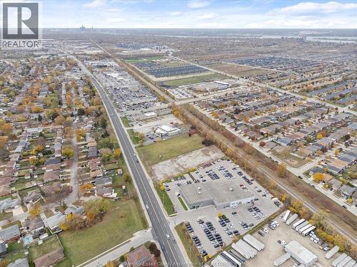 10982 Tecumseh Road East, Windsor, ON 