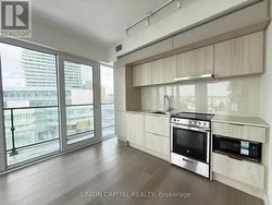 511 - 448 BURNHAMTHORPE ROAD W  Mississauga, ON L5B 0R4