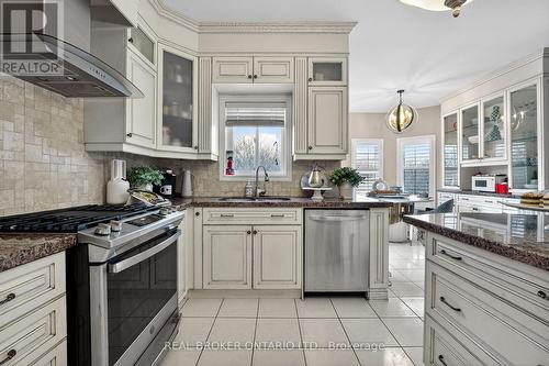 39 Pinebrook Circle, Caledon, ON - Indoor Photo Showing Kitchen With Stainless Steel Kitchen With Upgraded Kitchen