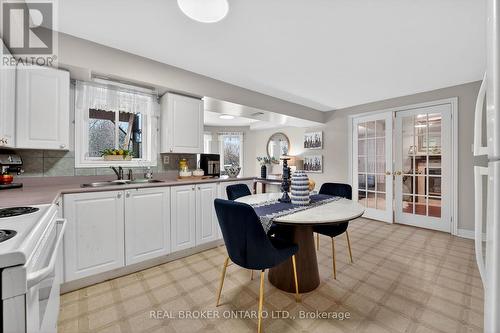 39 Pinebrook Circle, Caledon, ON - Indoor Photo Showing Kitchen With Double Sink