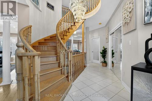 39 Pinebrook Circle, Caledon, ON - Indoor Photo Showing Other Room