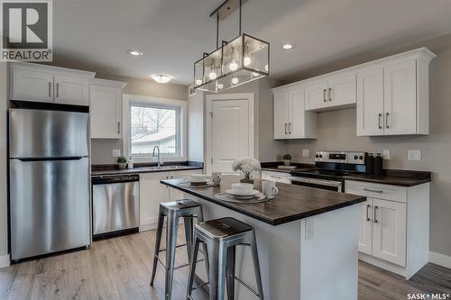 133 E Avenue S, Saskatoon, SK - Indoor Photo Showing Kitchen With Upgraded Kitchen