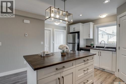 133 E Avenue S, Saskatoon, SK - Indoor Photo Showing Kitchen