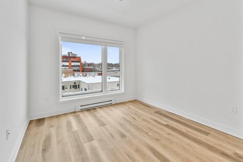 Chambre à coucher - 504-2121 Av. Papineau, Montréal (Ville-Marie), QC - Indoor Photo Showing Other Room