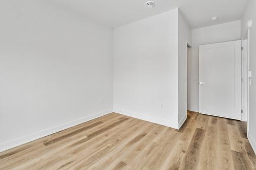 Chambre à coucher - 504-2121 Av. Papineau, Montréal (Ville-Marie), QC - Indoor Photo Showing Other Room