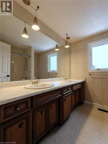 362 Pommel Gate Crescent, Waterloo, ON - Indoor Photo Showing Bathroom